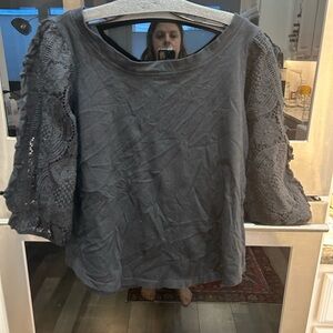 Anthropologie nina Lace Sleeve Blouse size S slight wear Guc